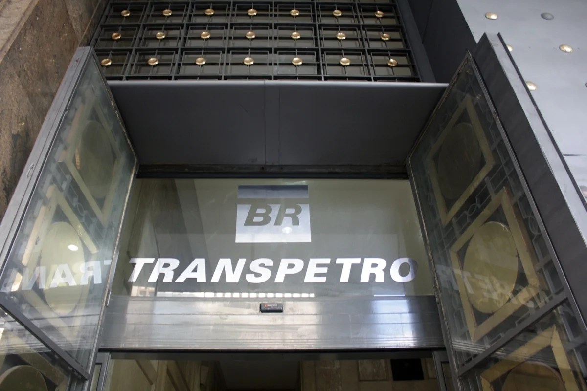 Transpetro abrirá seleção com 4.171 vagas e salários de até R$ 15 mil