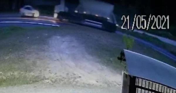 Vídeo flagra batida entre carro e caminhão que deixou um morto em SC