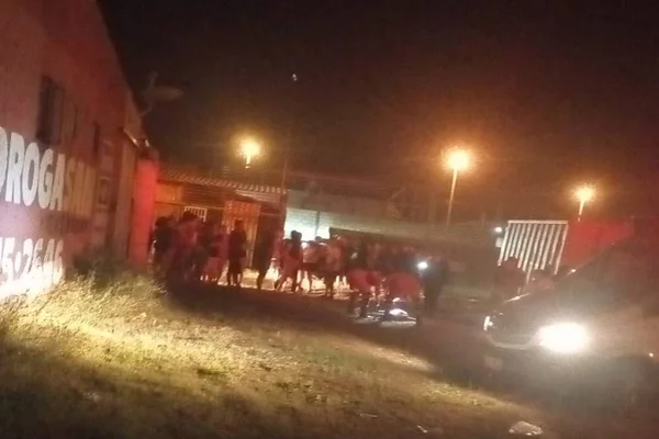 De dentro de carro, atirador abre fogo e mata dois jovens no DF