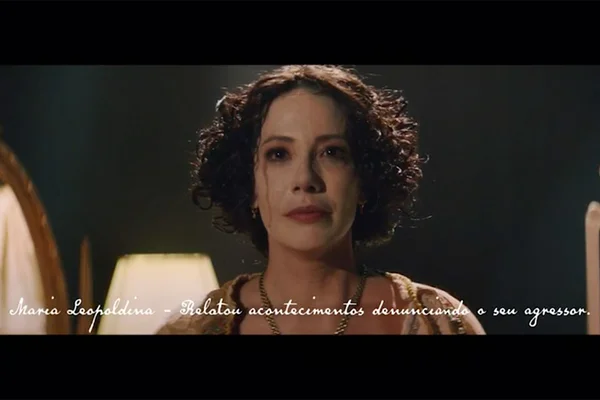 Ação faz releitura da história e joga luz em violência contra a mulher