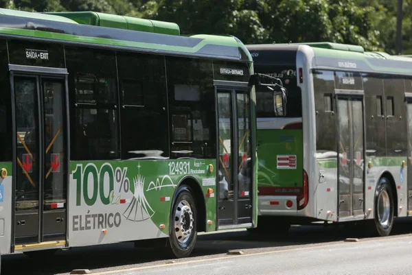 Com modelos 100% elétricos, DF recebe nova frota com 85 ônibus