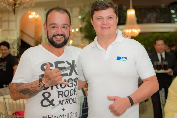 Chef Dudu Camargo promove feijoada para campanha Sorriso Aberto