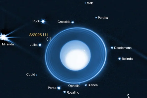 Imagem colorida de nova lua de Urano detectada pela Nasa - Metrópoles