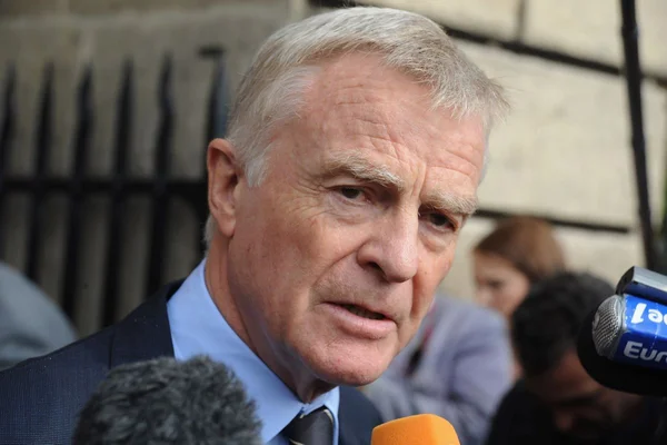 Morre Max Mosley, ex-presidente da FIA, aos 81 anos