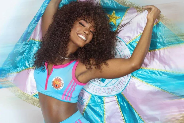 Vídeo: Erika Januza anuncia despedida da Viradouro e vai às lágrimas - destaque galeria Vídeo: Erika Januza anuncia despedida da Viradouro e vai às lágrimas - destaque galeria