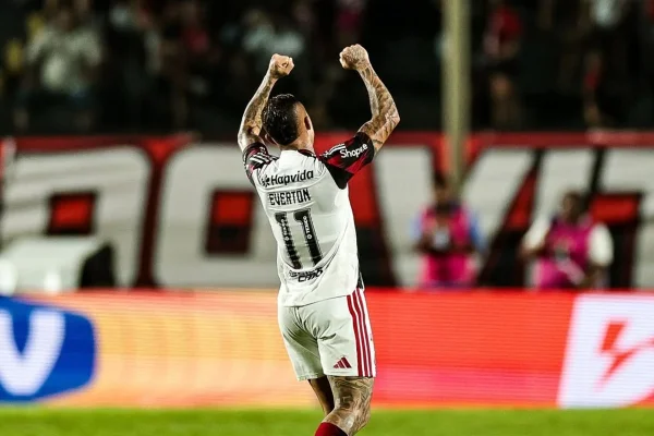 Com triunfo sobre o Vitória, Flamengo mantém hegemonia no Barradão