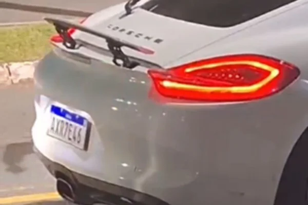 Porsche de Richard Henrique Julião, homem que agrediu idoso