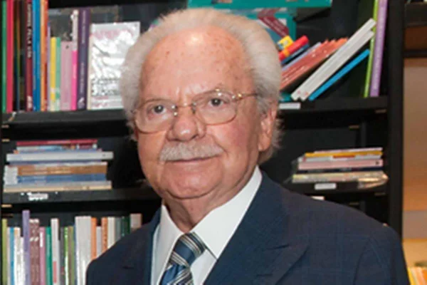 Foto colorida do ministro aposentado do STJ Waldemar Zveiter - Metrópoles