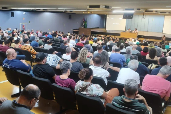 Trabalhadores da USP decidem encerrar greve em assembleia