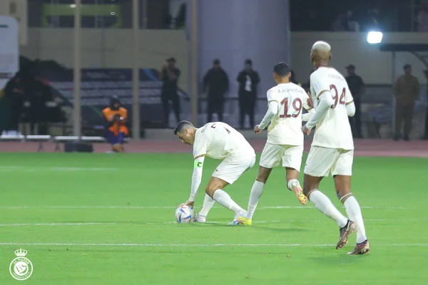 Cristiano Ronaldo marca pela primeira vez e evita derrota do Al-Nassr