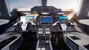 Cabine dos pilotos do jatinho Phenom 100
