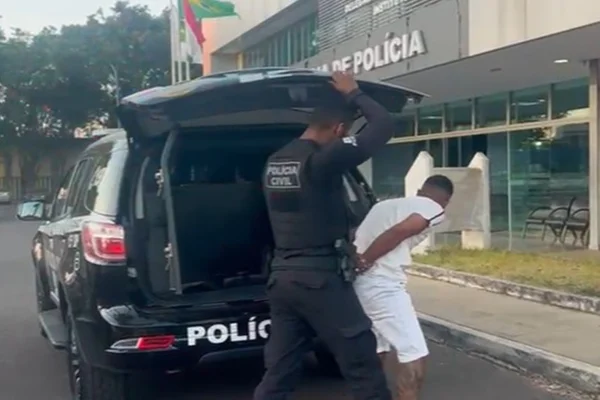 Criminoso finge comprar moto, pede test drive e foge com veículo