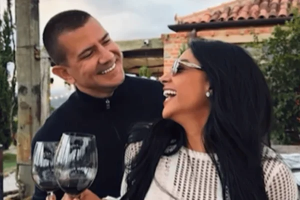 Douglas Ruas e Mariana Barbosa de Souza, sua esposa