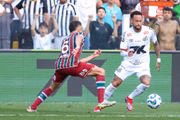 Neymar retornou ao time titular após cumprir suspensão e se recuperar de incômodo na coxa. Neymar retornou ao time titular após cumprir suspensão e se recuperar de incômodo na coxa.