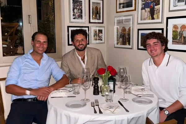 Foto colorida de Rafael Nadal e João Fonseca - Metrópoles