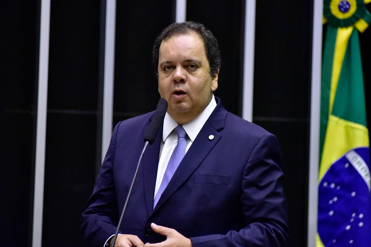 Deputado da Bahia muda autodeclaração racial pela 3ª eleição seguida