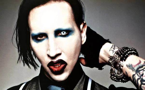 Foragido, Marilyn Manson concorda em se entregar à polícia