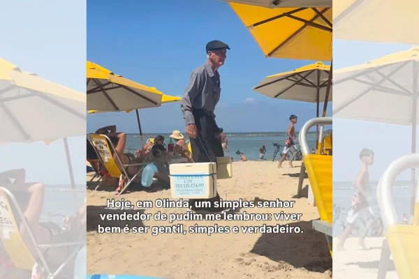 Senhor vendendo pudim na praia