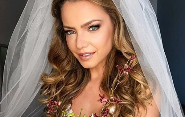 Atriz Milena Toscano se casa no Rio de Janeiro