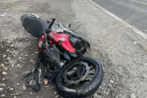 Motociclista morre em grave acidente com caminhonete na BR-282