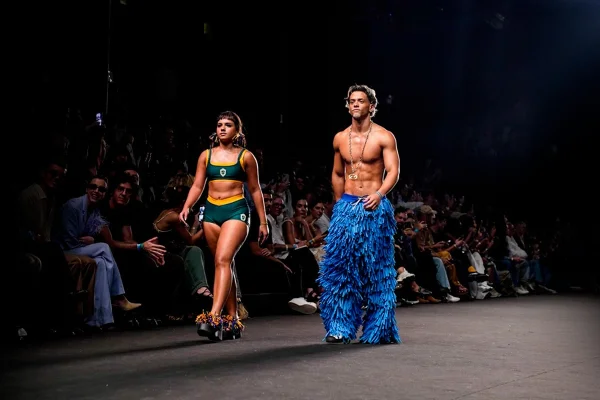 Passarelas ampliam perfis, mas rejeição recai sobre influenciadores desfile moda blueman dancinha rio fashion week