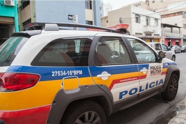 Pai é assassinado e filhos de 9 e 12 anos são baleados dentro de carro