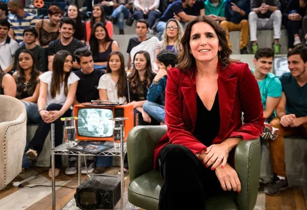 Malu Mader de roupa preta