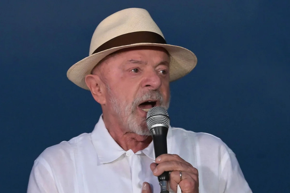 Lula comenta fuga de Flávio Bolsonaro do Brasil: ” Vergonhoso” - imagem 8 Lula comenta fuga de Flávio Bolsonaro do Brasil: ” Vergonhoso” - imagem 8