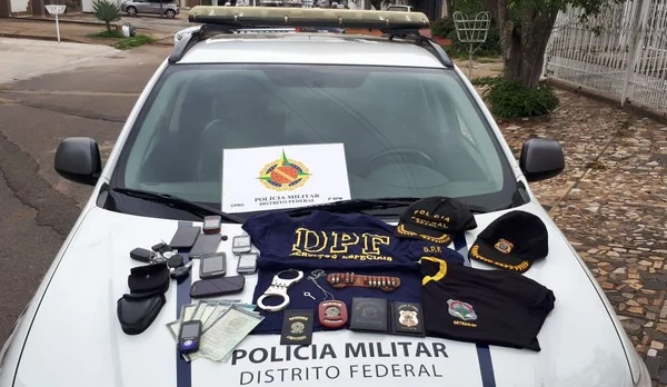 Homem foge de blitz, derruba motociclista da PM e acaba preso