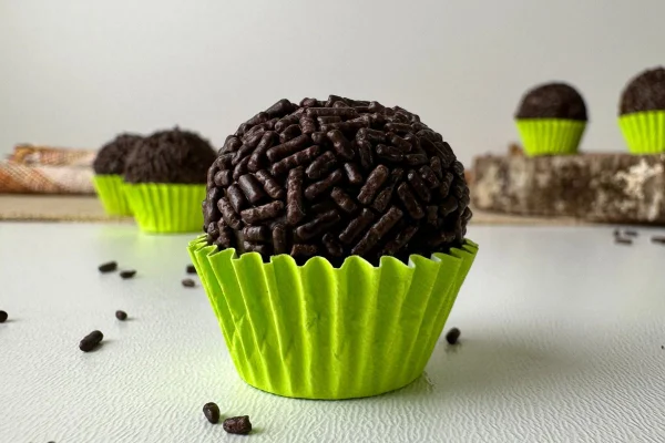 Foto colorida brigadeiro saudável
