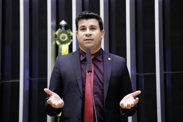 Carlos Veras