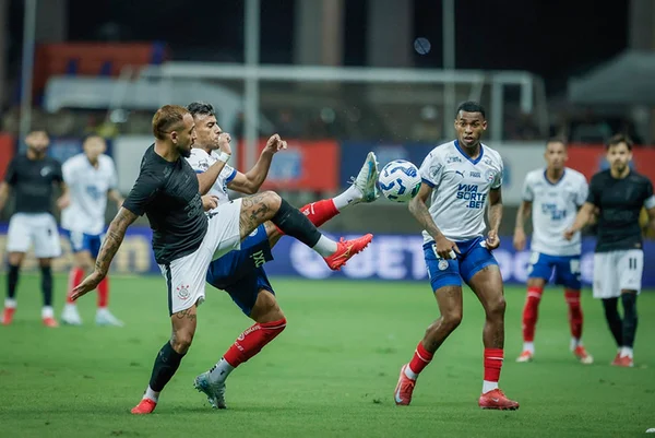 Imagem colorida do jogo entre Bahia e Corinthians - Metrópoles