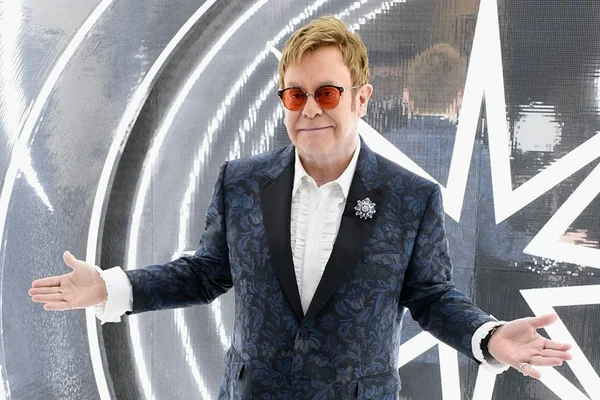 Elton John anuncia despedida dos palcos: “Minhas prioridades mudaram”