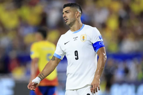 Luis Suárez fica fora de pré-lista do Uruguai para a Copa do Mundo
