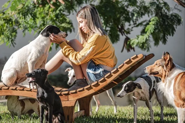 Rivkah com os cães