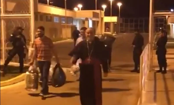 Vídeo: confira o momento em que bispo e padres de Formosa são soltos