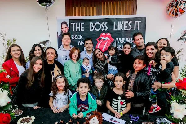 Fernanda Estevão ganha festa surpresa em clima de rock’n roll