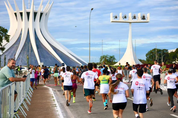 Largada dos 5 km do Metrópoles Endurance - Corrida