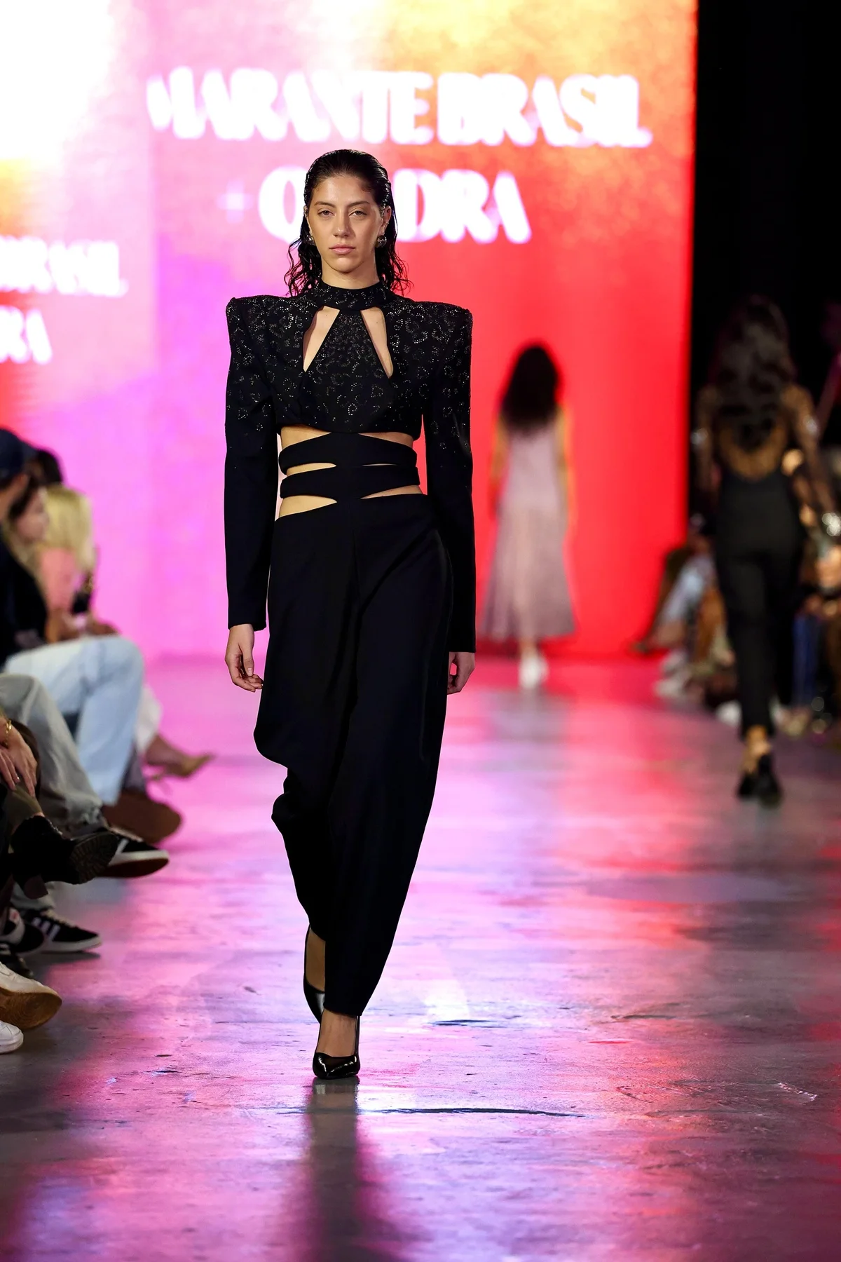 Amarante Brasil, por Q.U.A.D.R.A, no Metrópoles Catwalk Amarante Brasil, por Q.U.A.D.R.A, no Metrópoles Catwalk