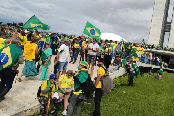 Quase mil goianos estiveram em atos terroristas em Brasília, diz PRF