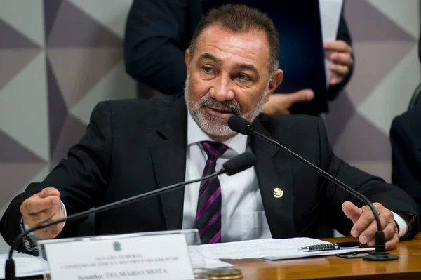 Telmário Mota é alvo da operação que pegou senador com dinheiro nas nádegas