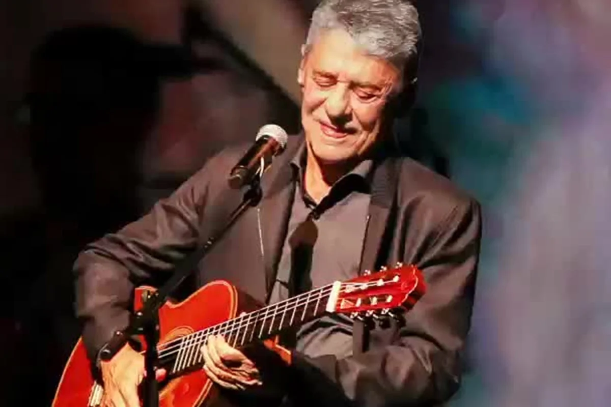 Chico Buarque foi ameaçado por um internauta Chico Buarque foi ameaçado por um internauta