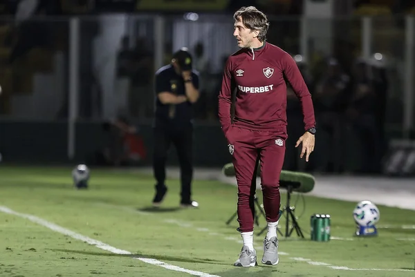 Zubeldía critica arbitragem após jogo: “Momento totalmente negativo”