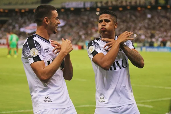 Em confronto direto contra rebaixamento, Ceará bate o Fluminense
