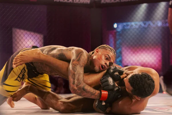 MC Cabelinho e Vinicius Neri vivem os protagonistas da série Fúria, lançada no dia 29 de julho na Netflix. A produção aborda o mundo do MMA - Metrópoles