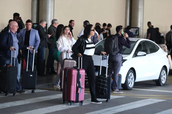 Greve de Uber e 99 causa transtornos a passageiros em São Paulo