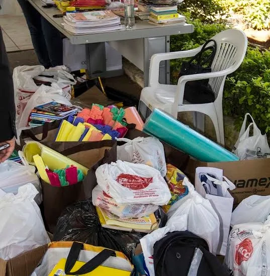 Campanha de doação da Uber entrega 3 mil materiais escolares em instituições de ensino do DF
