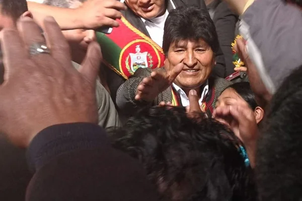 Morales cogita morar na Argentina após posse de Fernández