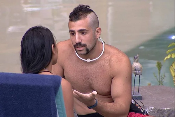 No BBB18, Kaysar se desculpa com Gleici: “Eu não votei com o coração”