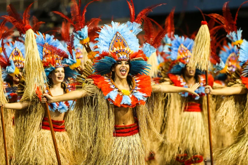 Veja imagens do desfile de sábado no Sambódromo do Anhembi, em São Paulo - imagem 23 Veja imagens do desfile de sábado no Sambódromo do Anhembi, em São Paulo - imagem 23